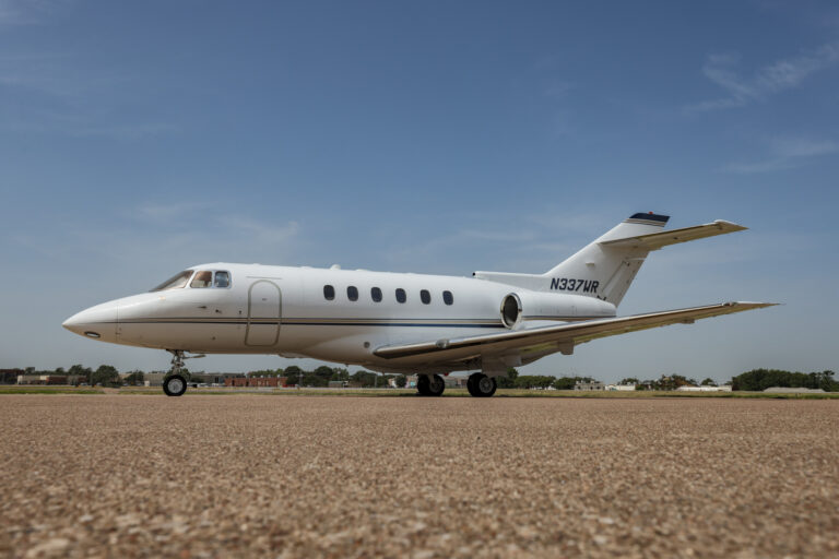 Hawker N337WR-27